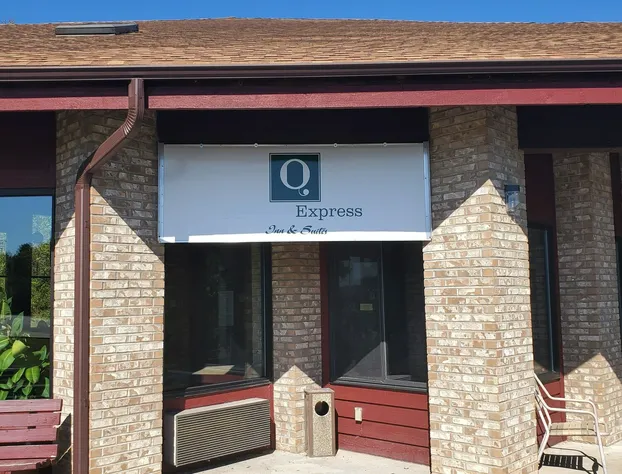 Quality Express Inn & Suites hotel detail image 4