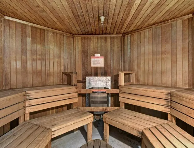 VS645H Village Square 1Br 1Ba Hotel Room hotel detail image 2