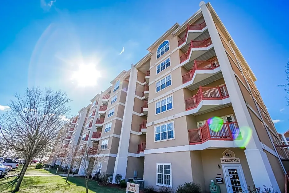 Surreys Grand Crowne Resort hotel hero