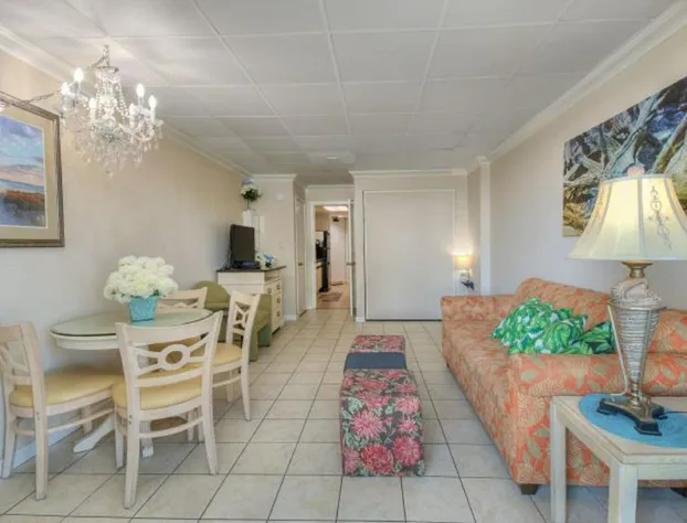 Coral Beach Resort by Elliott Beach Rentals hotel detail image 4