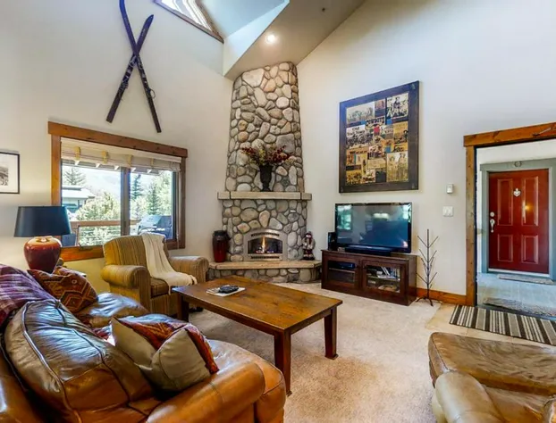 Pines at Orehouse 301 PH2 hotel detail image 1