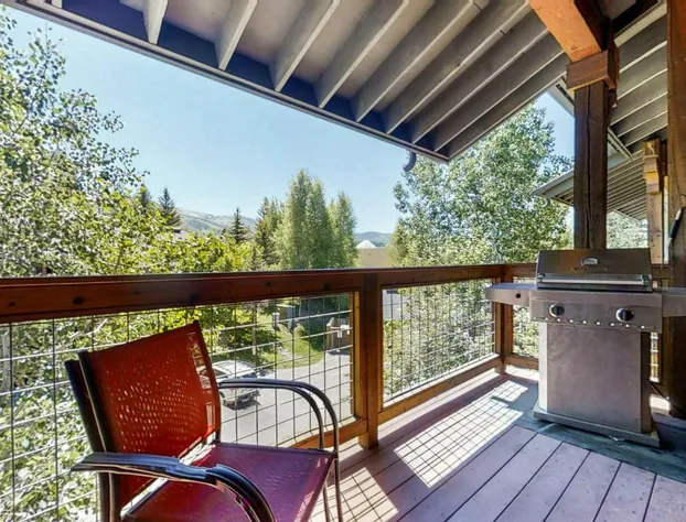 Pines at Orehouse 301 PH2 hotel detail image 3