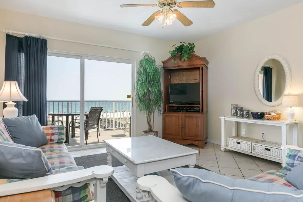 Tropic Isl 205 hotel hero