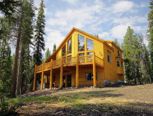 Grand Moose Lodge 3 Bedroom Home by RedAwning hotel detail image 1