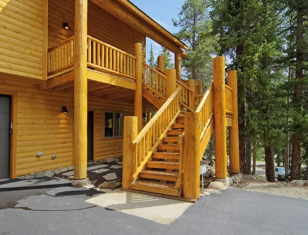 Grand Moose Lodge 3 Bedroom Home by RedAwning hotel detail image 2