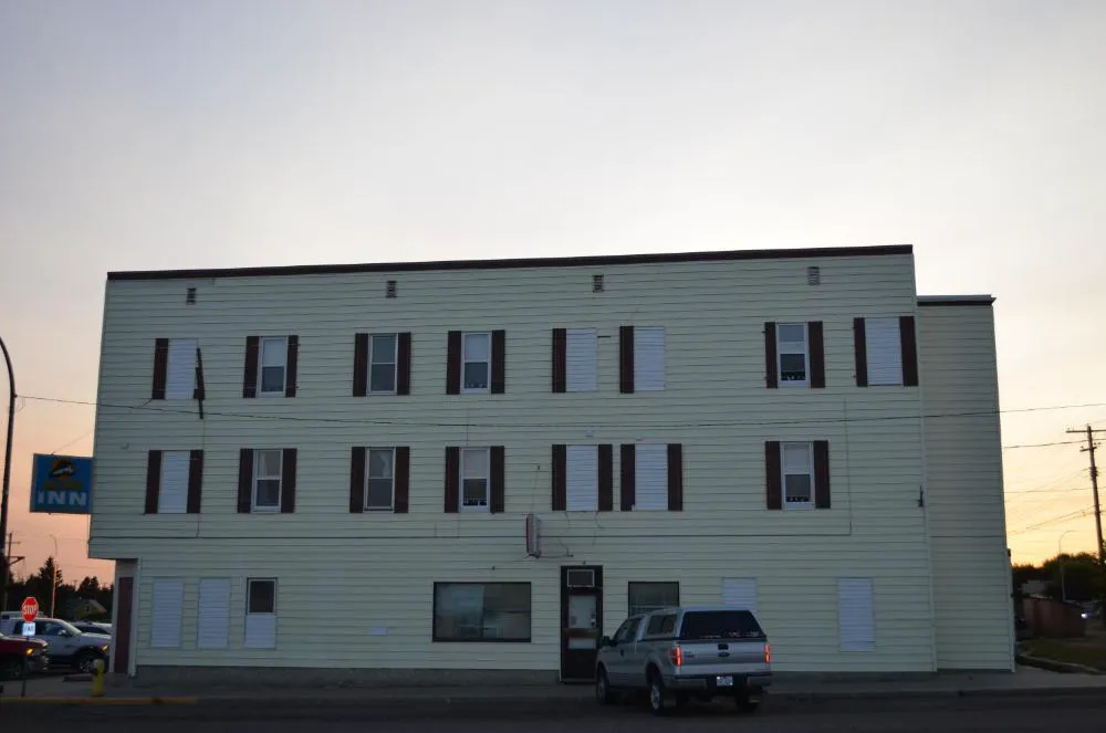 Two Hills Inn hotel hero