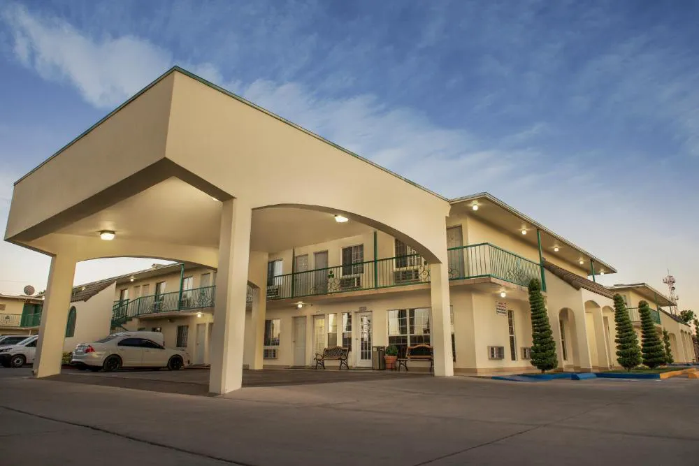 Hotel Trébol Inn hotel hero