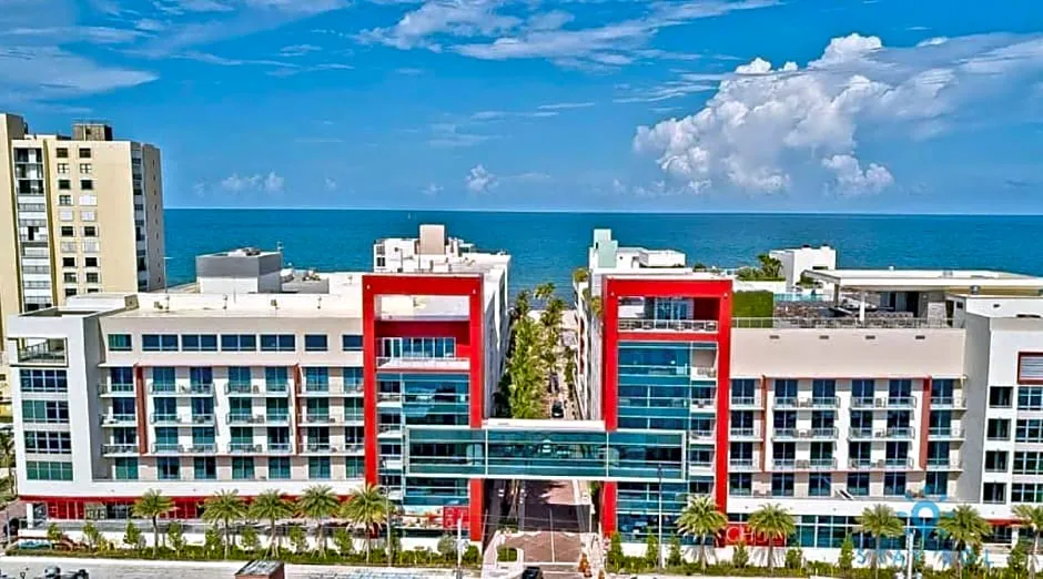 Hot tub Rooftop Pool Near Beach hotel hero
