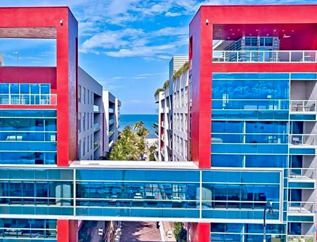 Hot tub Rooftop Pool Near Beach hotel detail image 1