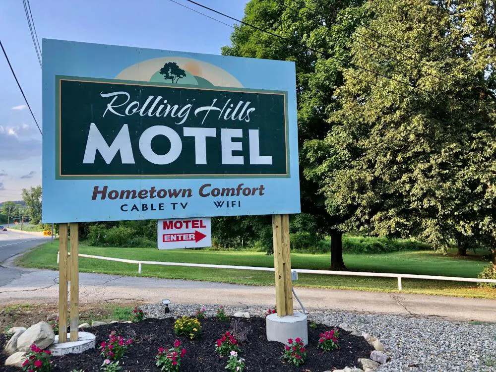 Rolling Hills Motel hotel hero