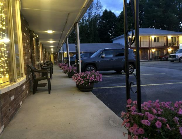 Rolling Hills Motel hotel detail image 1
