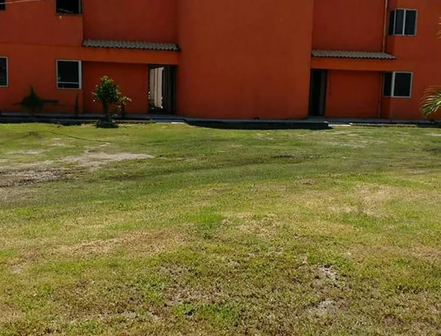 Lodging and camping the island hotel detail image 1