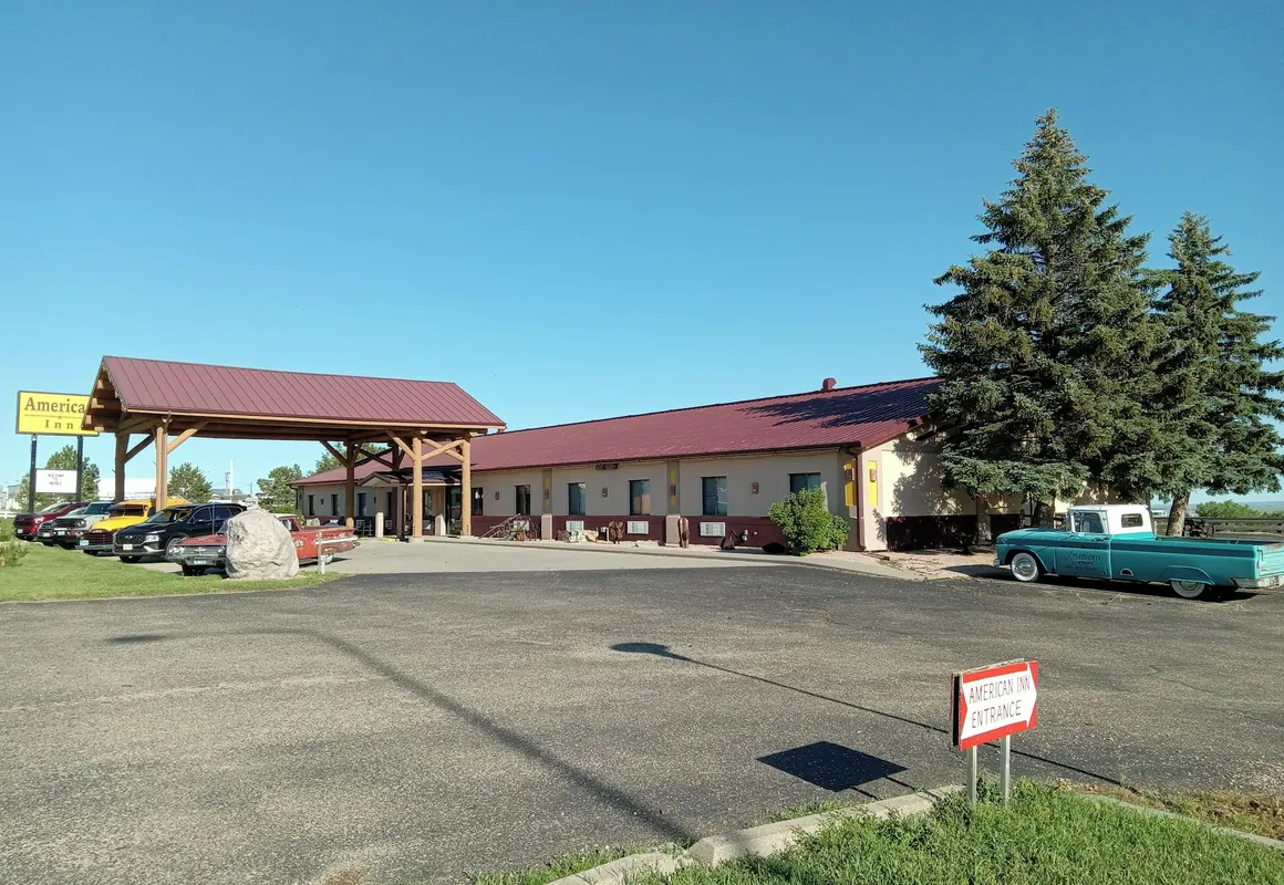 American Inn hotel hero