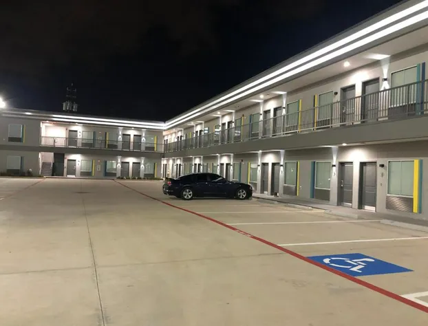 Hotel Solara Hobby Airport hotel detail image 1