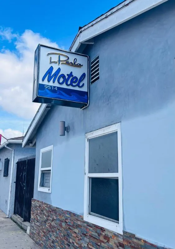 La Perla Motel hotel hero