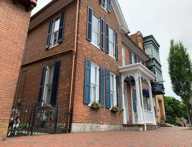 The Amberson House Bed & Breakfast hotel detail image 1