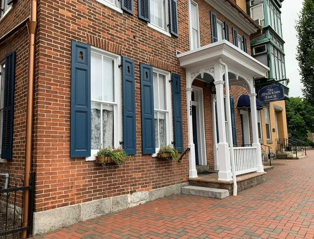 The Amberson House Bed & Breakfast hotel detail image 4