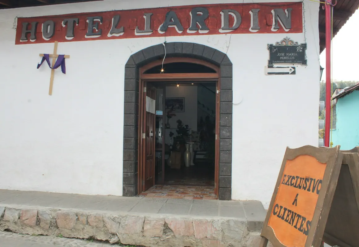 Hotel Jardín hotel hero