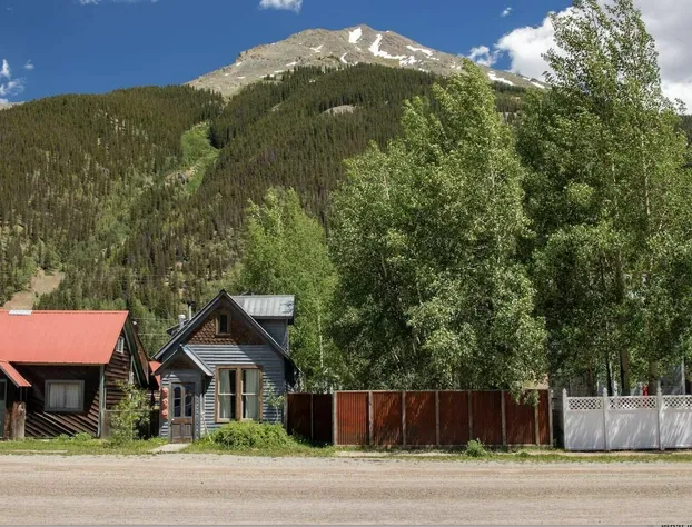 Kendall Mountain Lodge hotel detail image 2