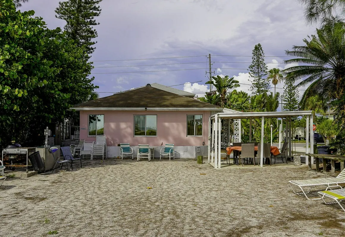 Two Mermaids Resort hotel hero