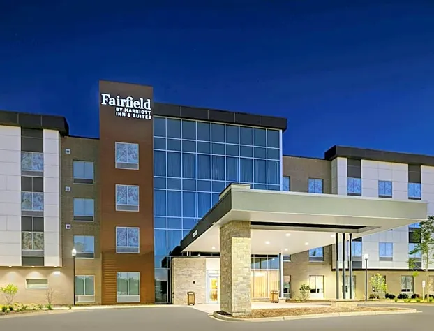 Fairfield Inn & Suites by Marriott Milwaukee Brookfield hotel detail image 1