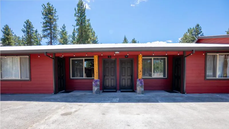 Timber House Lodge hotel hero