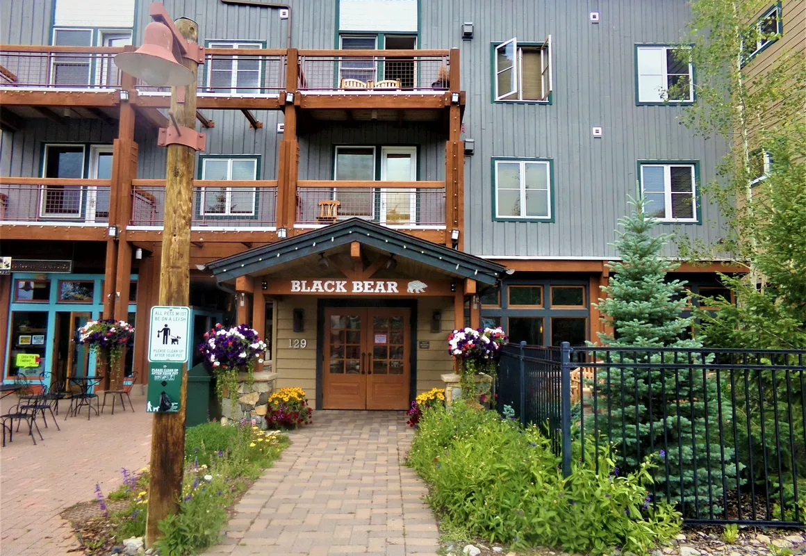 BBCS Black Bear Lodge Deluxe 2Bed 2Bath hotel hero