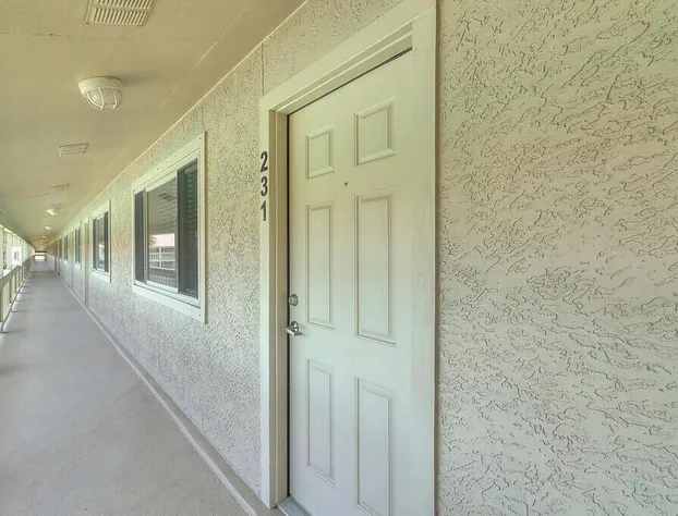 Courtyard #231 1 Bedroom Condo By Redawning hotel detail image 1