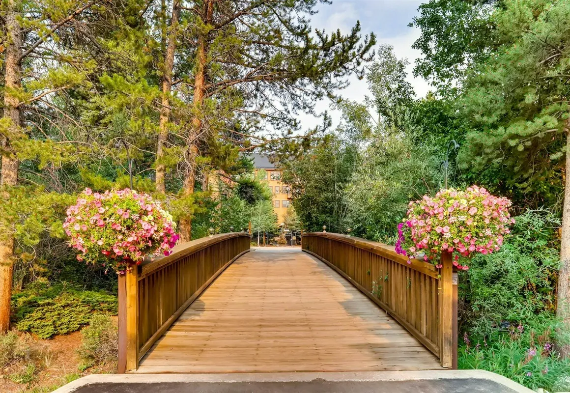 8906_The_Springs hotel hero