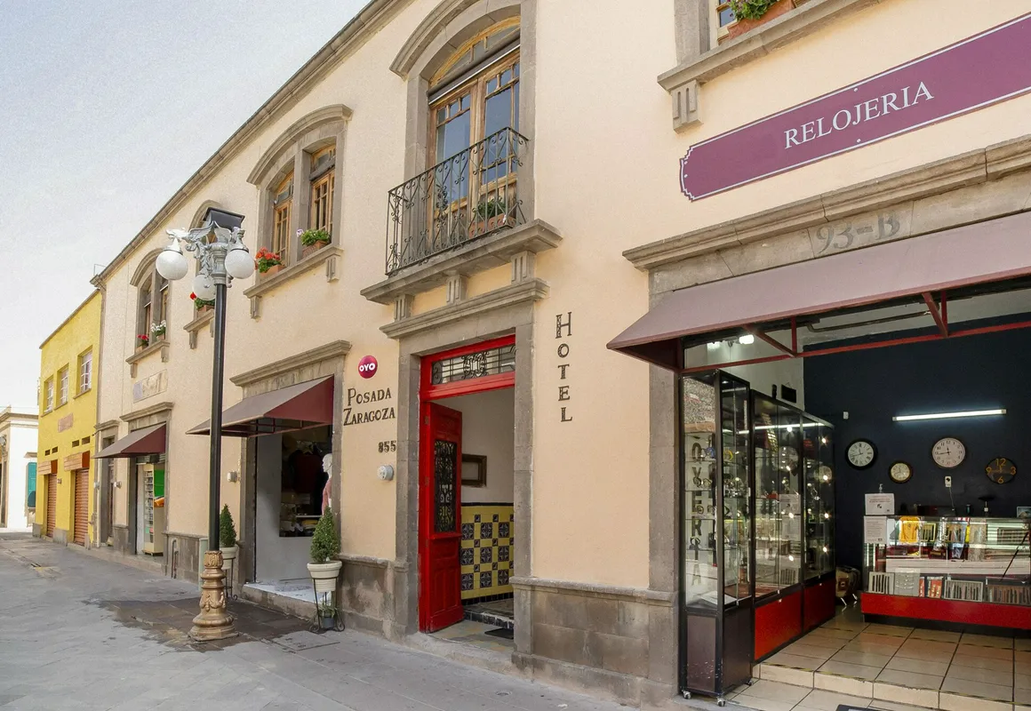 OYO Patio Zaragoza hotel hero