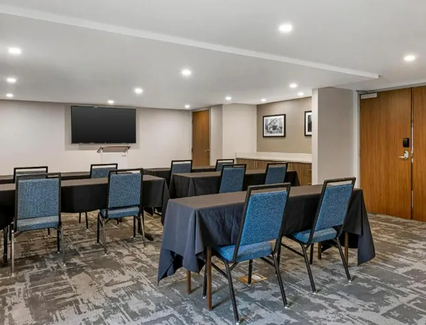 MainStay Suites Oak Brook Terrace-Chicago hotel detail image 3