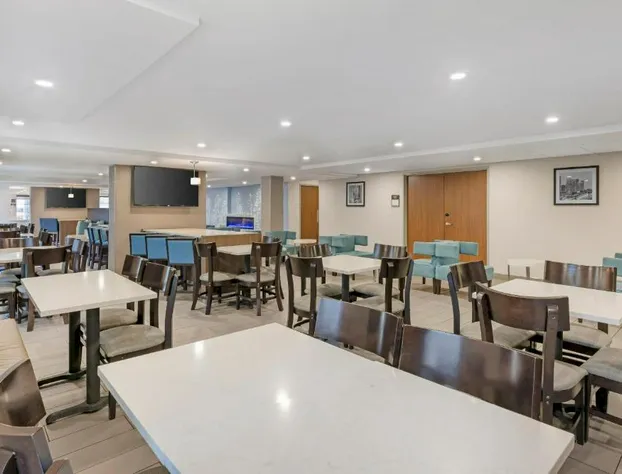 MainStay Suites Oak Brook Terrace-Chicago hotel detail image 4