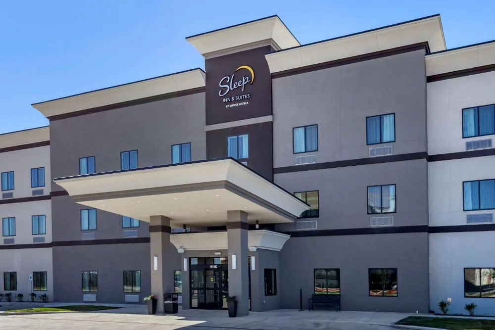 Sleep Inn & Suites hotel hero