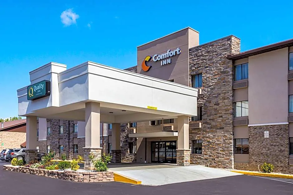 Comfort Inn Charleston South hotel hero