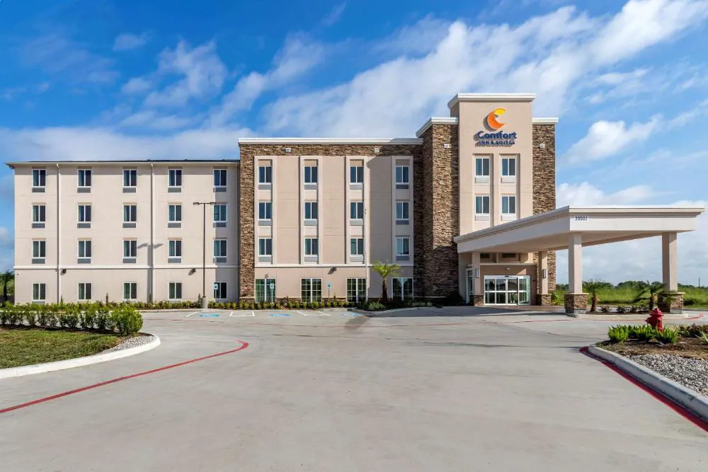 Comfort Inn & Suites Waller hotel hero