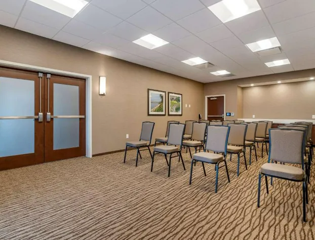 Comfort Suites Camp Hill-Harrisburg West hotel detail image 4