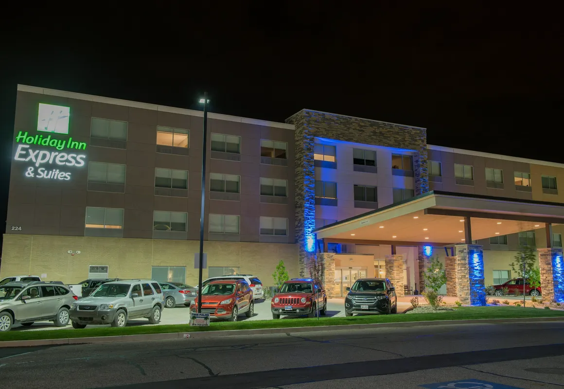 Holiday Inn Express & Suites Dayton North - Vandalia by IHG hotel hero