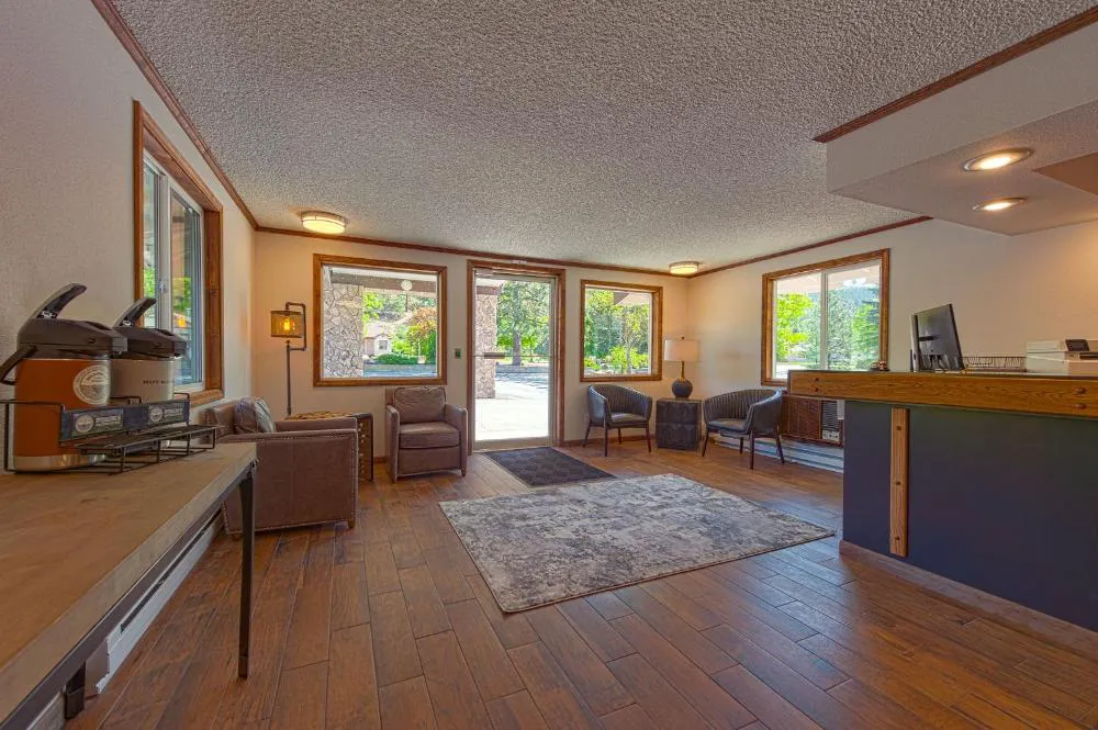 Silver Inn hotel hero