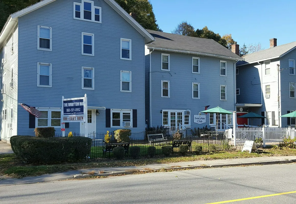 The Ivoryton Inn hotel hero