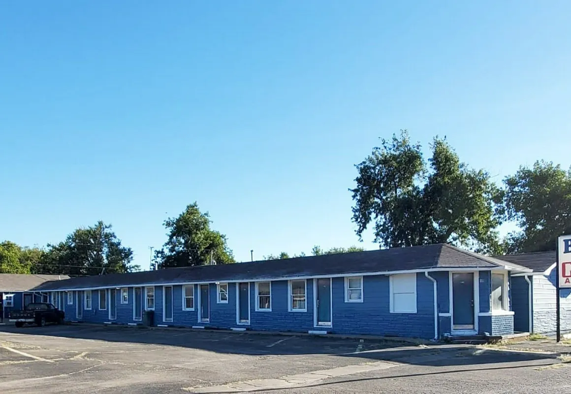 Budget Inn hotel hero