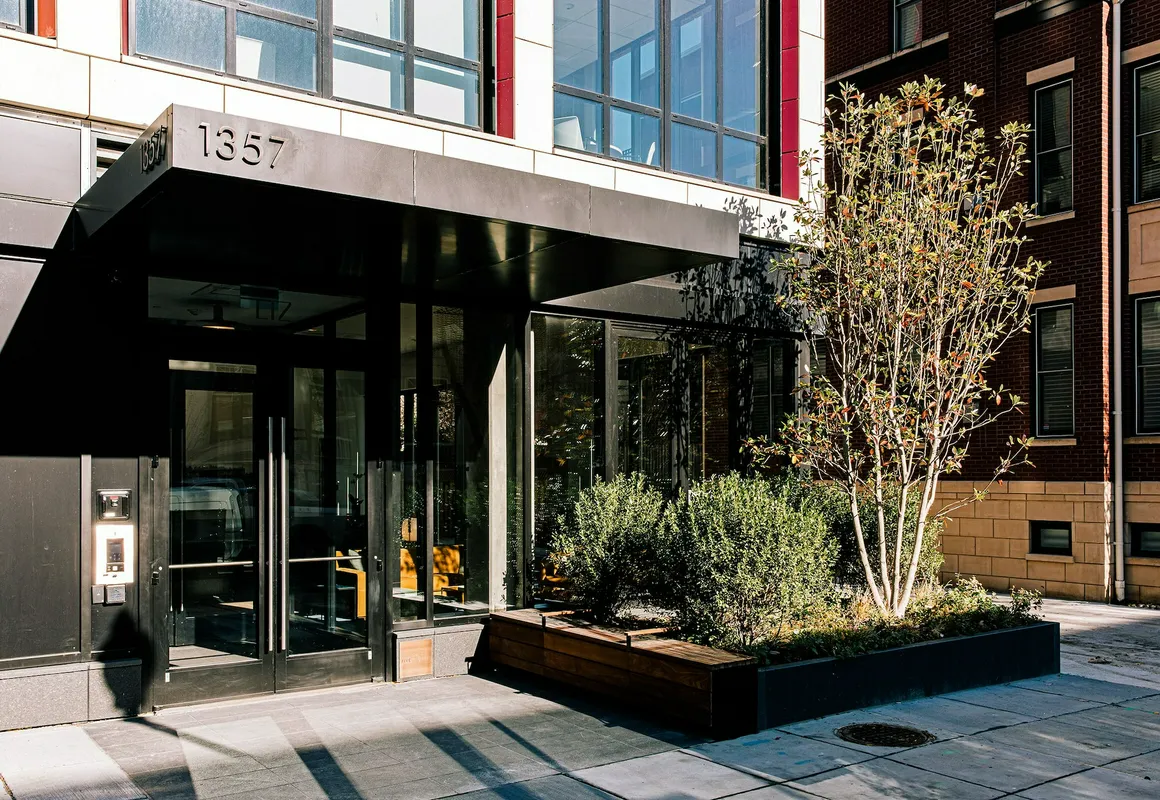 Liz by Black Swan - DC Executive Flat hotel hero