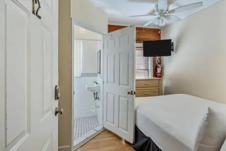 Andys Inn #12 hotel detail image 4