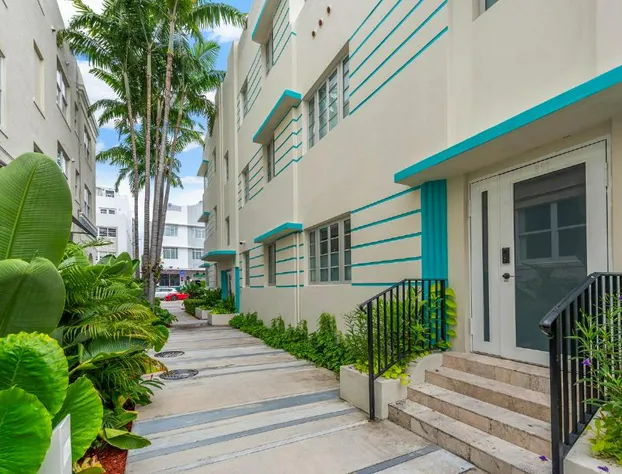 Luxuri Suites hotel detail image 1