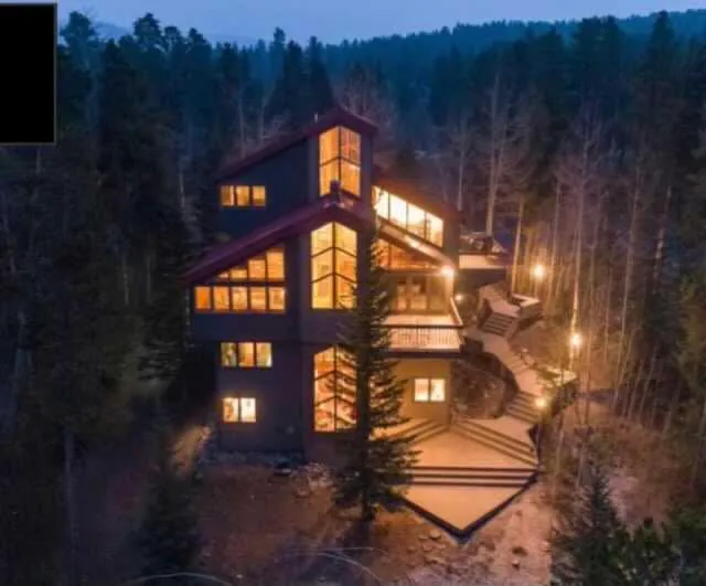 Bear Peak Lodge 1 Mile to Gondola and Great Views hotel hero