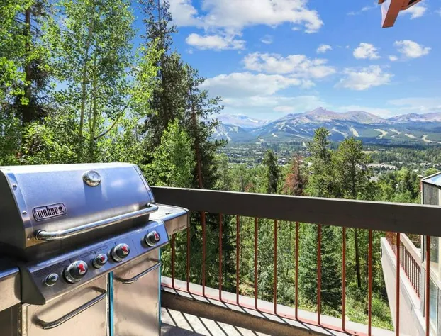 Bear Peak Lodge 1 Mile to Gondola and Great Views hotel detail image 3