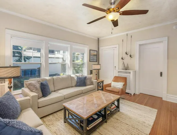 Ivy Manor hotel detail image 2