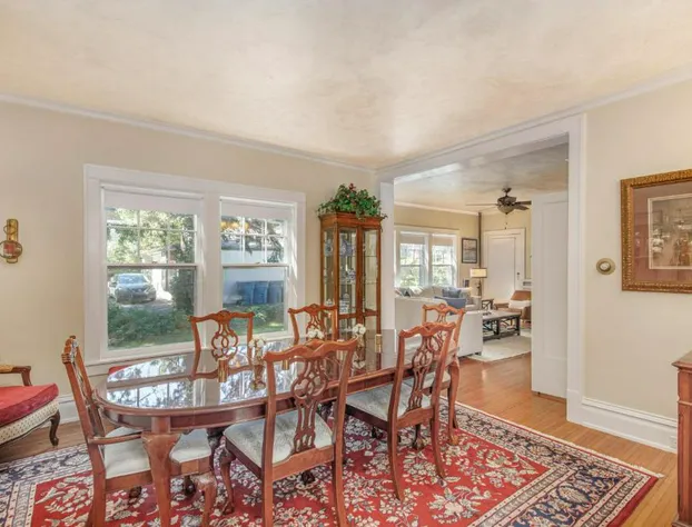 Ivy Manor hotel detail image 3