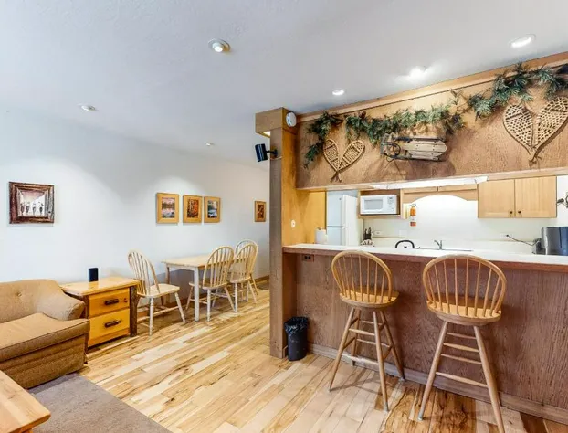 Cozy Condo in Ski Trails hotel detail image 1