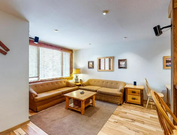Cozy Condo in Ski Trails hotel detail image 2