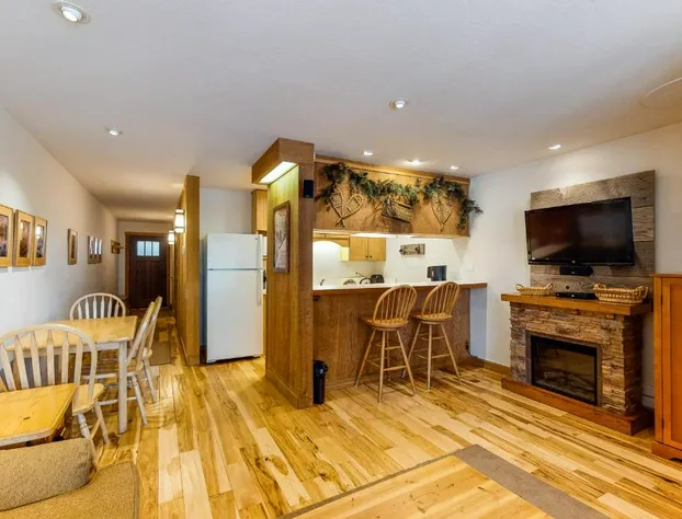 Cozy Condo in Ski Trails hotel detail image 3